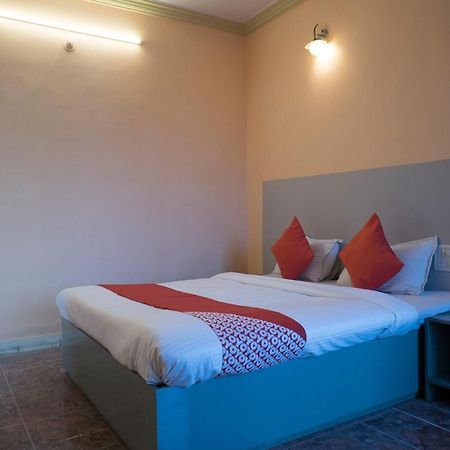 Oyo Flagship 37830 Hotel Aakar International Satara Εξωτερικό φωτογραφία