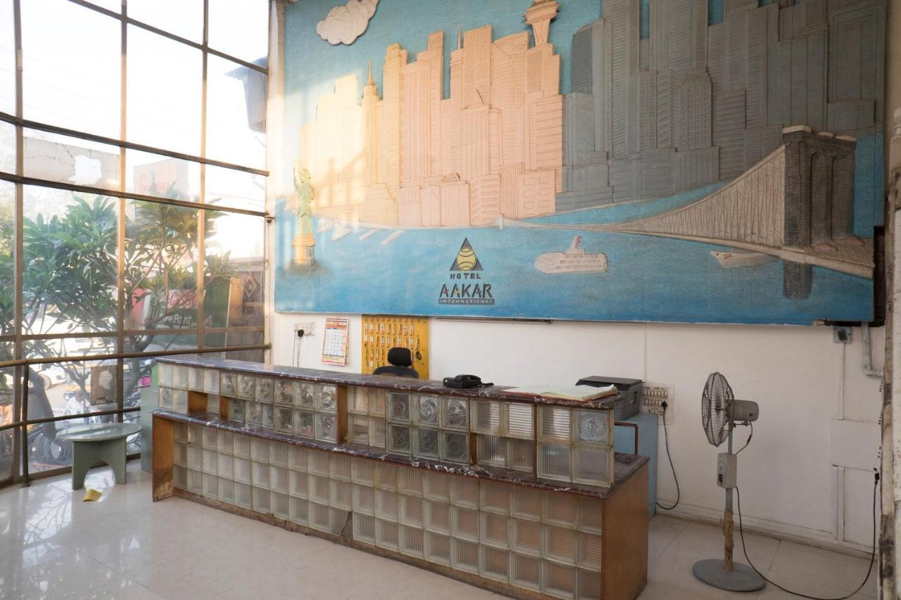 Oyo Flagship 37830 Hotel Aakar International Satara Εξωτερικό φωτογραφία