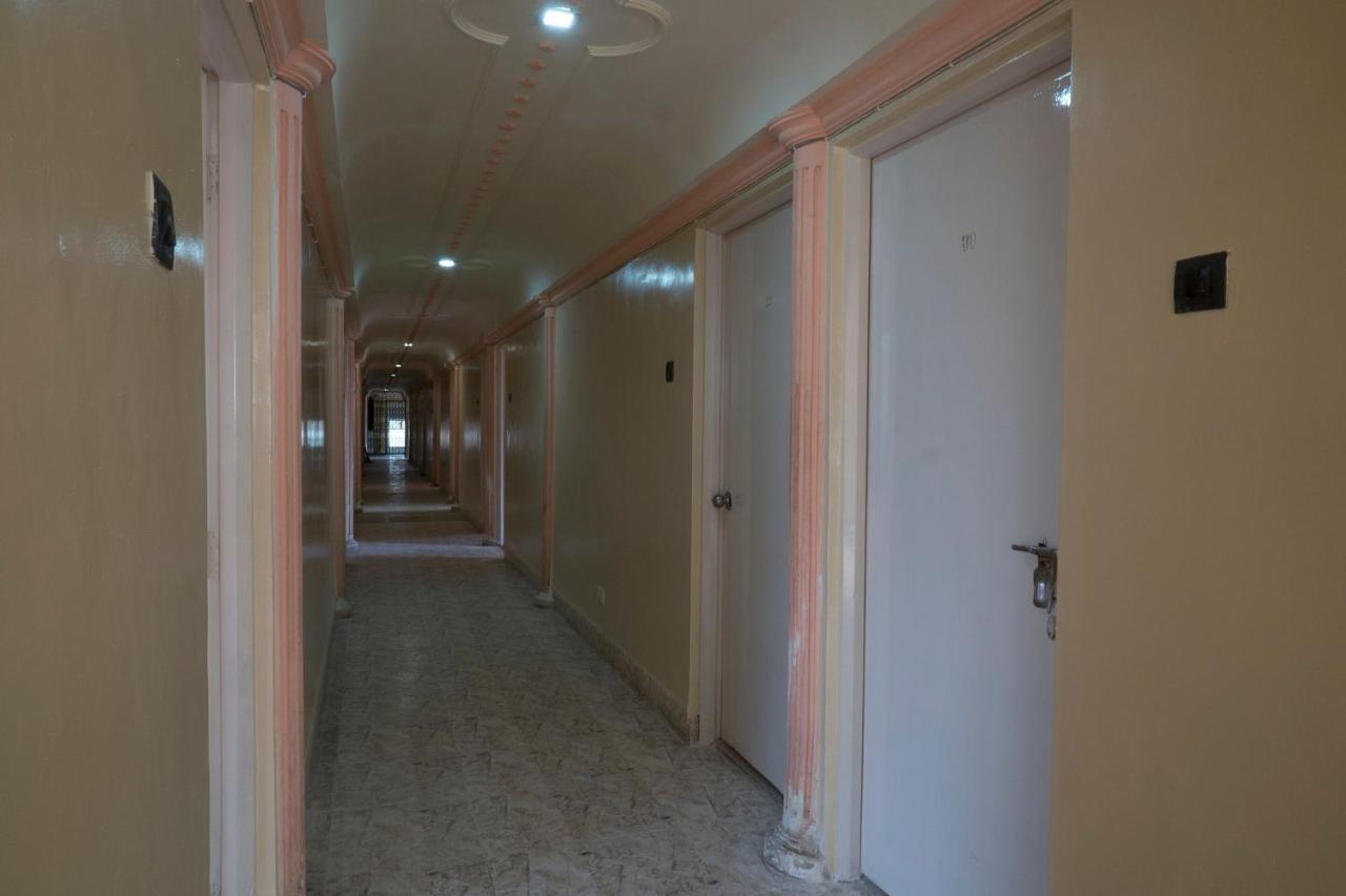 Oyo Flagship 37830 Hotel Aakar International Satara Εξωτερικό φωτογραφία