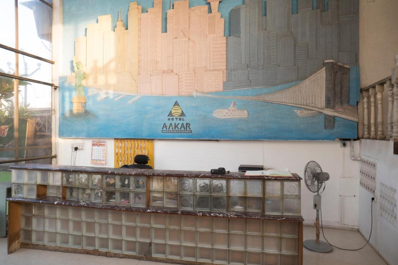 Oyo Flagship 37830 Hotel Aakar International Satara Εξωτερικό φωτογραφία