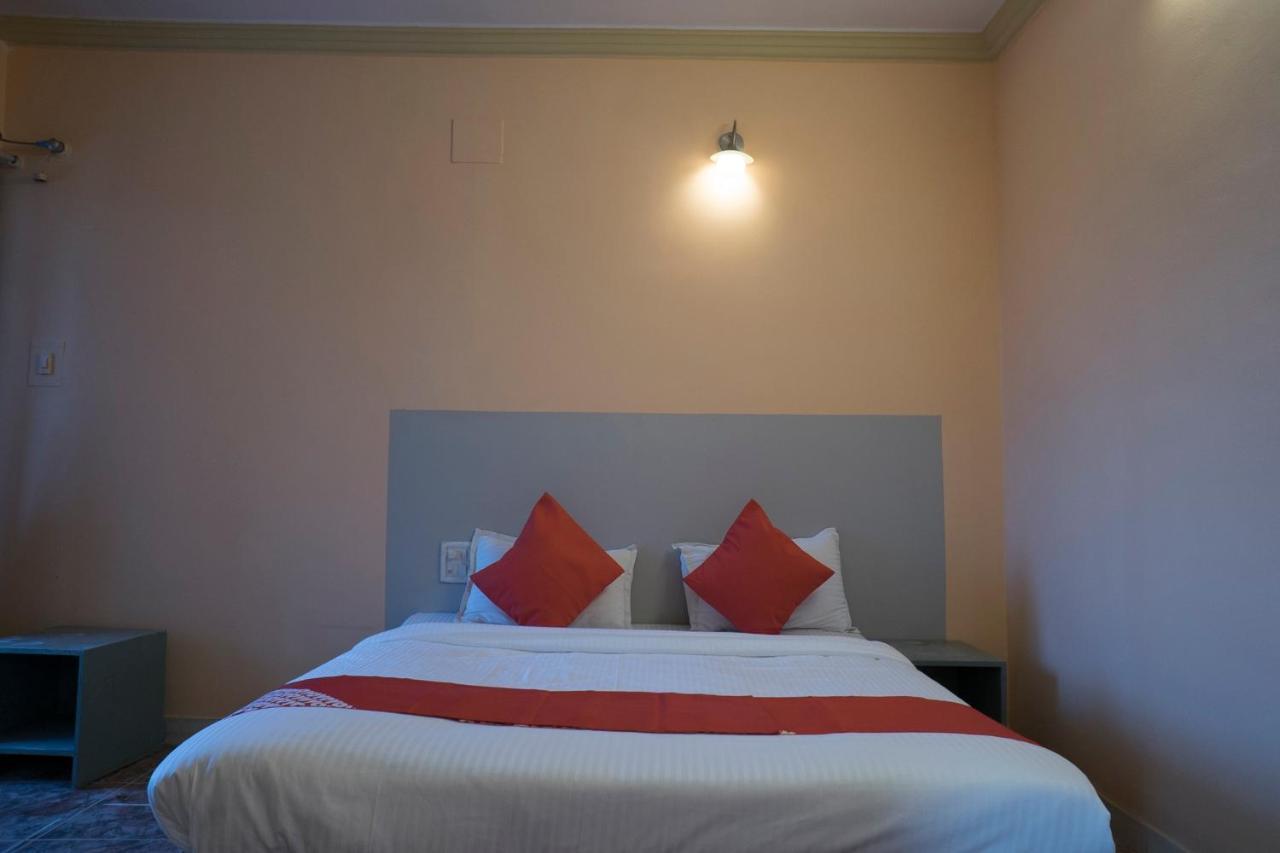 Oyo Flagship 37830 Hotel Aakar International Satara Εξωτερικό φωτογραφία