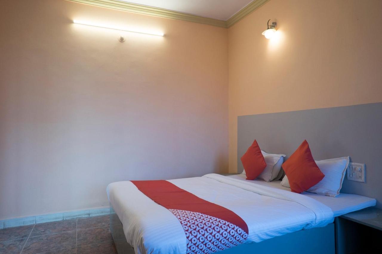 Oyo Flagship 37830 Hotel Aakar International Satara Εξωτερικό φωτογραφία