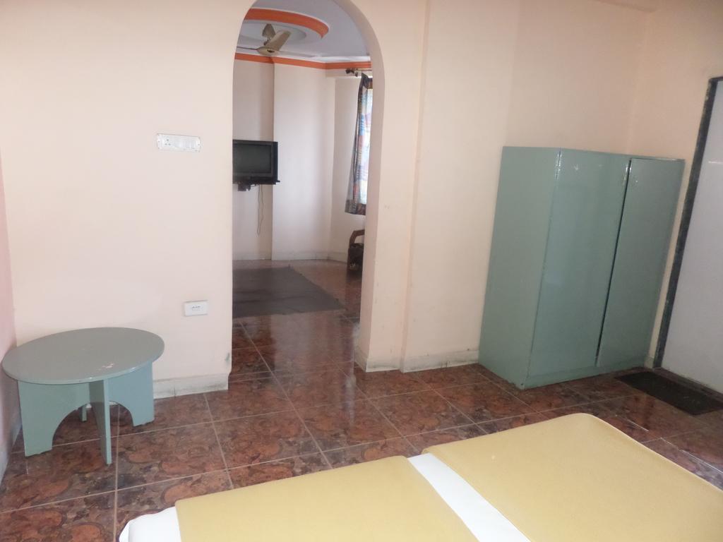 Oyo Flagship 37830 Hotel Aakar International Satara Εξωτερικό φωτογραφία
