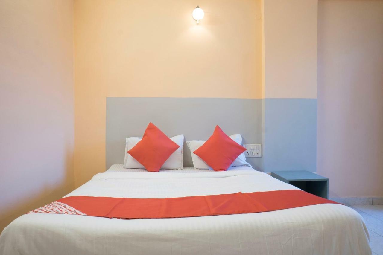 Oyo Flagship 37830 Hotel Aakar International Satara Εξωτερικό φωτογραφία