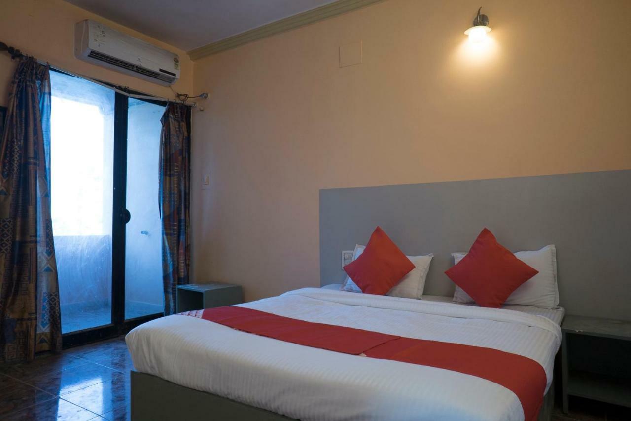 Oyo Flagship 37830 Hotel Aakar International Satara Εξωτερικό φωτογραφία