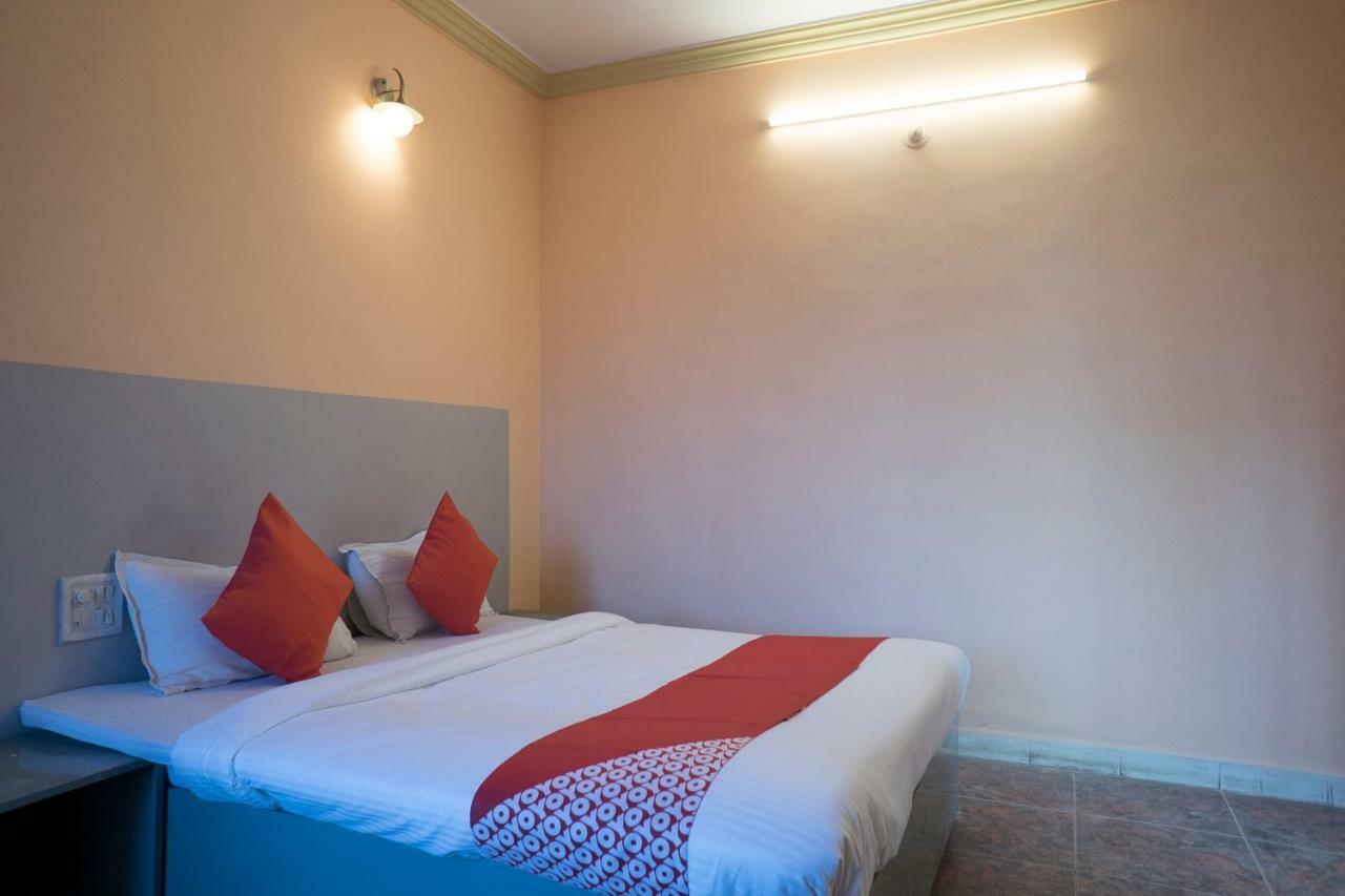 Oyo Flagship 37830 Hotel Aakar International Satara Εξωτερικό φωτογραφία