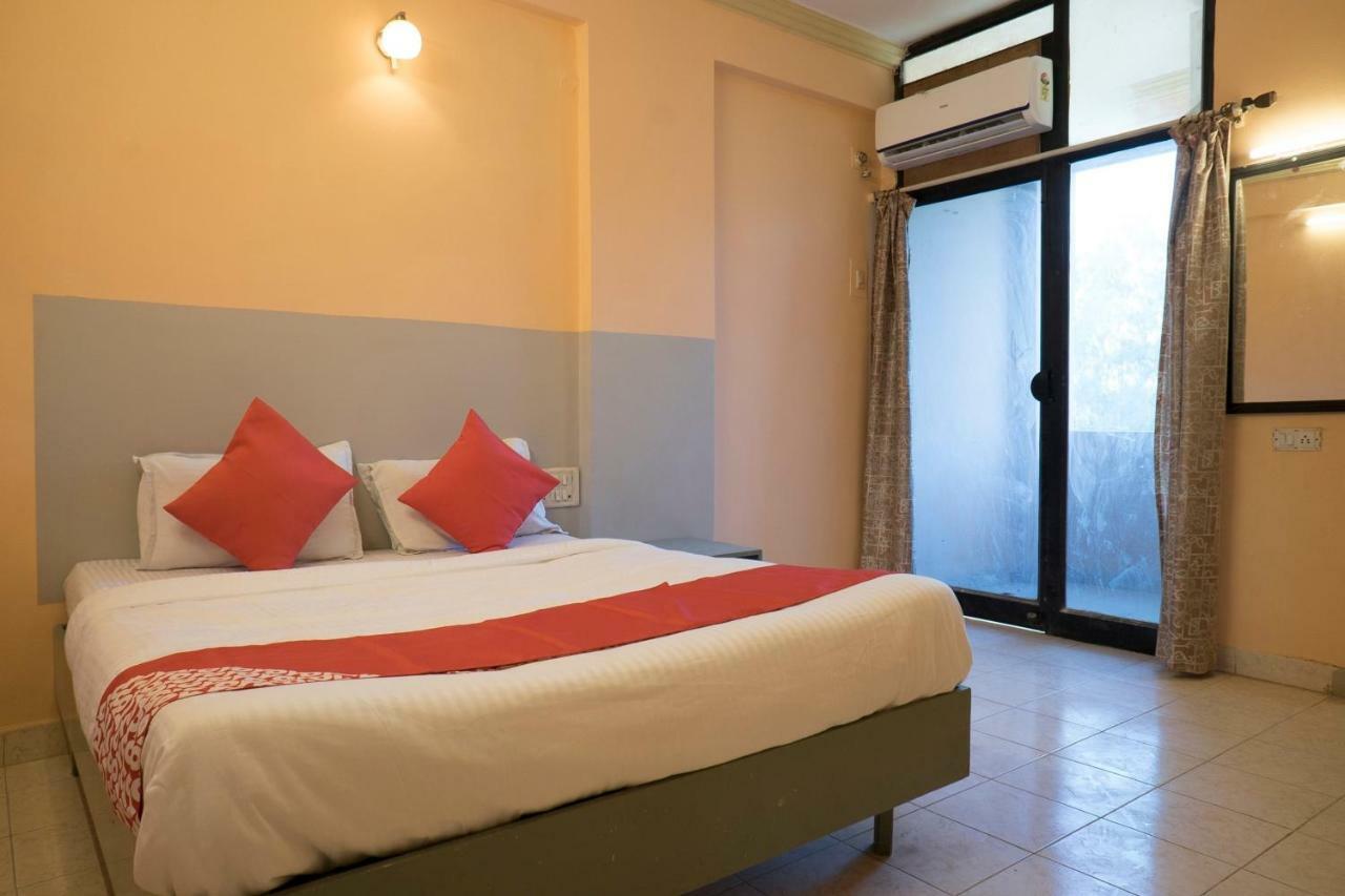 Oyo Flagship 37830 Hotel Aakar International Satara Εξωτερικό φωτογραφία
