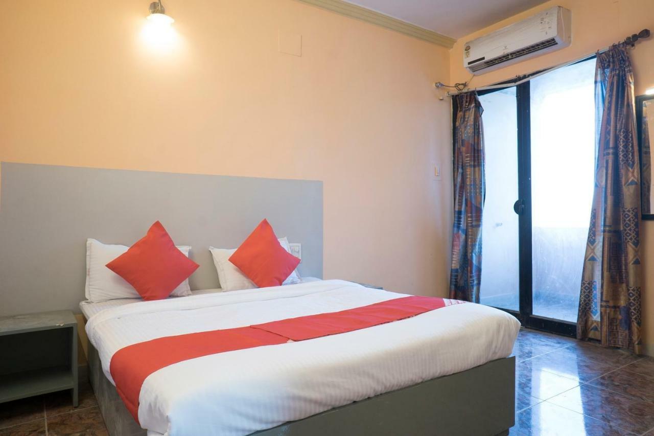 Oyo Flagship 37830 Hotel Aakar International Satara Εξωτερικό φωτογραφία